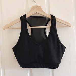 Black sports bra